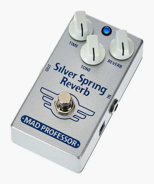Mad Professor Silver Spring Reverb inquadrato di fronte su sfondo neutro