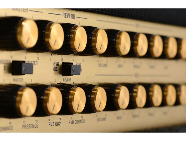Marshall JVM410H, angolo del cabinet