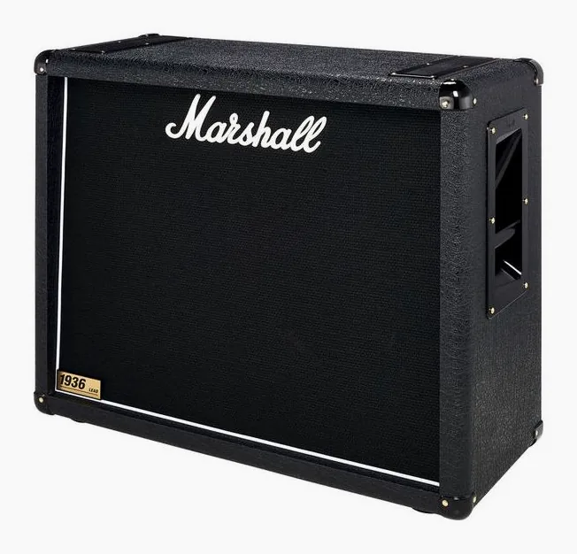 Marshall MR1936 inquadrato di fronte su sfondo neutro