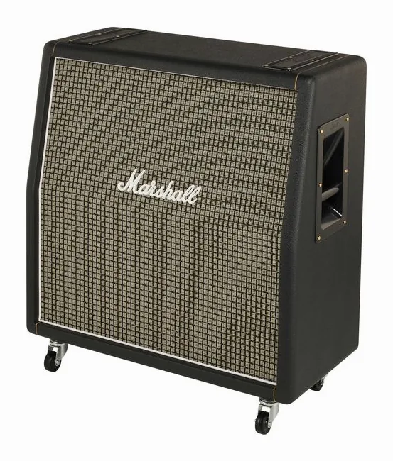 Marshall MR1960AX inquadrato di fronte su sfondo neutro