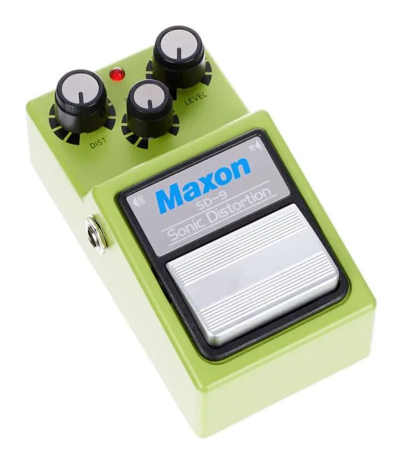 Maxon SD-9 Sonic Distortion, ingressi e uscite laterali