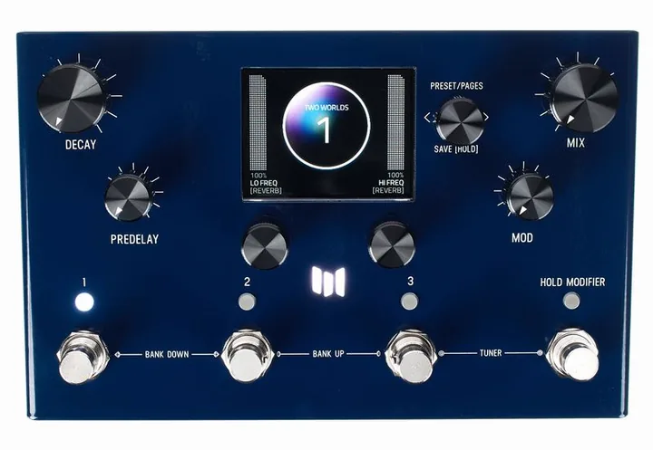 Meris Mercury X Reverb Pedal, footswitch in primo piano