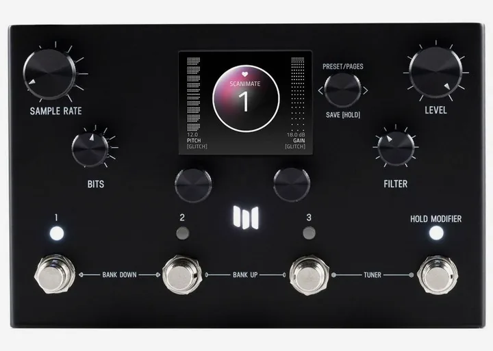 Meris Otto Bit X Black, footswitch in primo piano