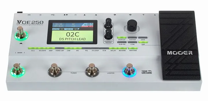 Mooer GE 250, ingressi e uscite laterali