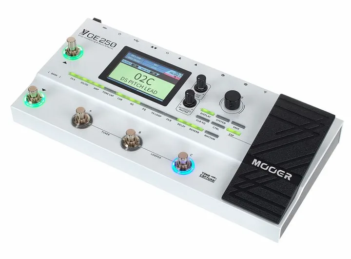 Mooer GE 250 fotografato frontalmente