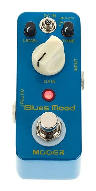 Mooer Blues Mood, footswitch in primo piano