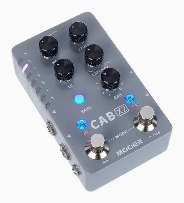 Mooer Cab X2, led e interruttore a pedale