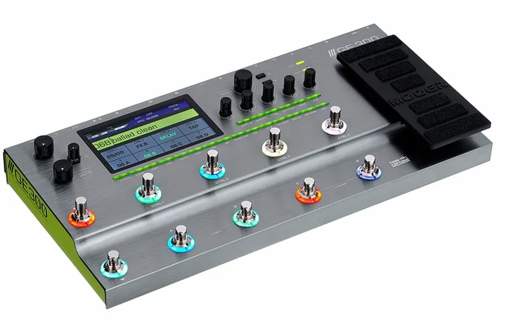 Mooer GE 300 Amp Modeling, led e interruttore a pedale