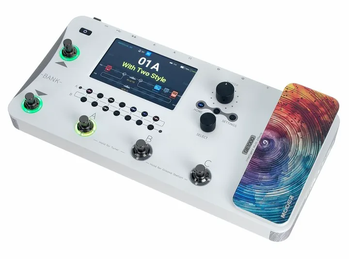 Mooer GE1000Li Amp Modeler & Multi W fotografato frontalmente