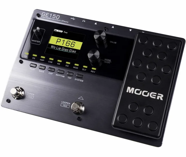 Mooer GE150 Amp Modelling & Multi fotografato frontalmente