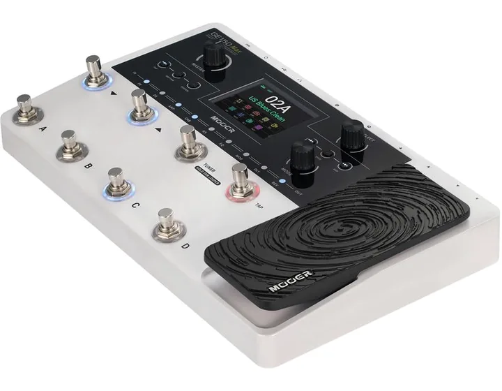 Mooer GE150 Max Amp Modeling, led e interruttore a pedale