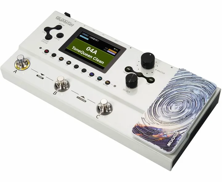 Mooer GE200 PLUS Amp Modeling visto di fronte
