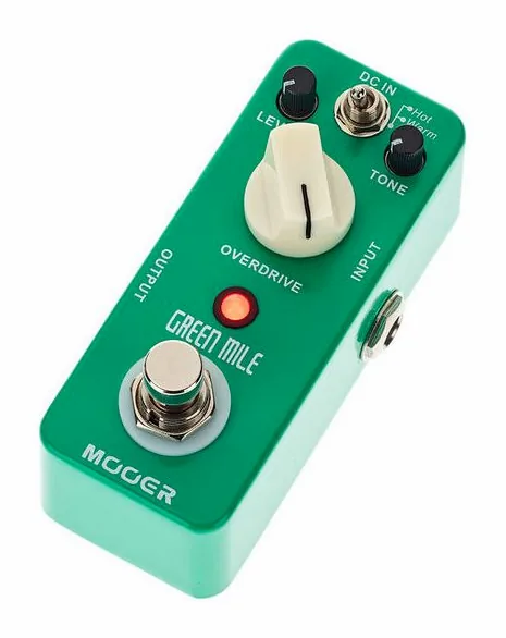 Mooer Green Mile inquadrato di fronte su sfondo neutro