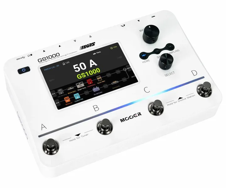 Mooer GS1000 Amp Sampling inquadrato di fronte su sfondo neutro