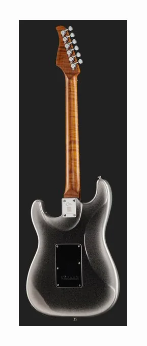 Mooer GTRS Guitars int. Prof. 800 DS, corpo e verniciatura in primo piano