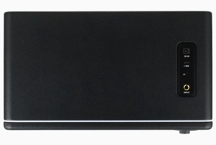 Mooer Hornet 30i Modeling Amp Black, vista laterale del cabinet