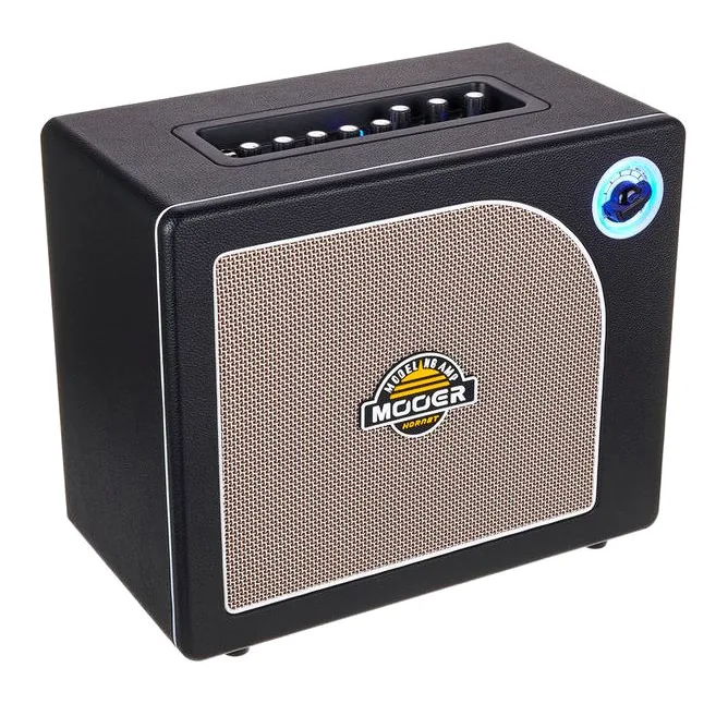 Mooer Hornet Black 30W Modeling Amp, pannello dei controlli in primo piano