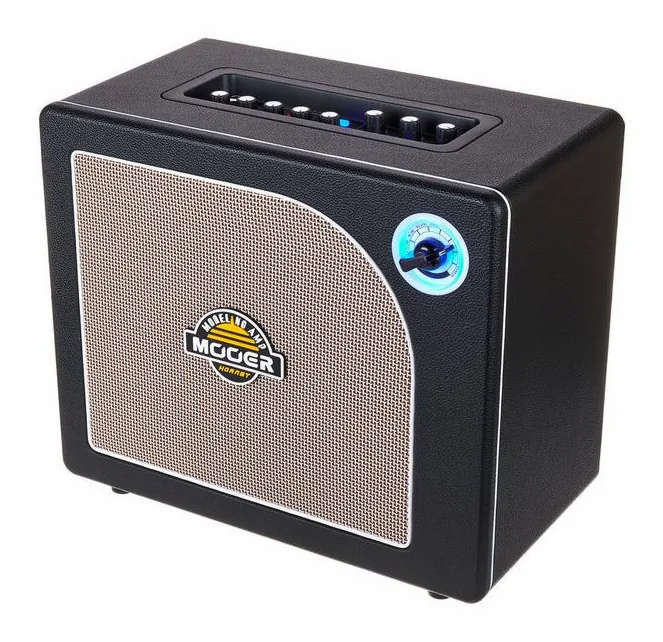 Mooer Hornet Black 30W Modeling Amp in primo piano frontale