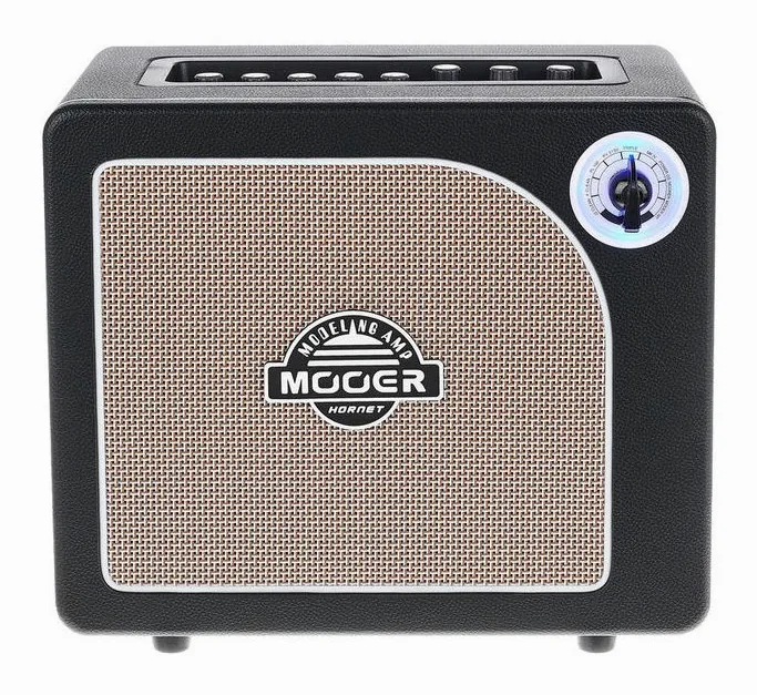 Mooer Hornet Modeling/BT Combo BLK, logo e finiture del pannello frontale