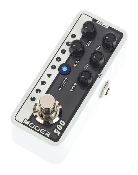 Mooer Micro PreAMP 005 Brown Sound 3 visto di fronte