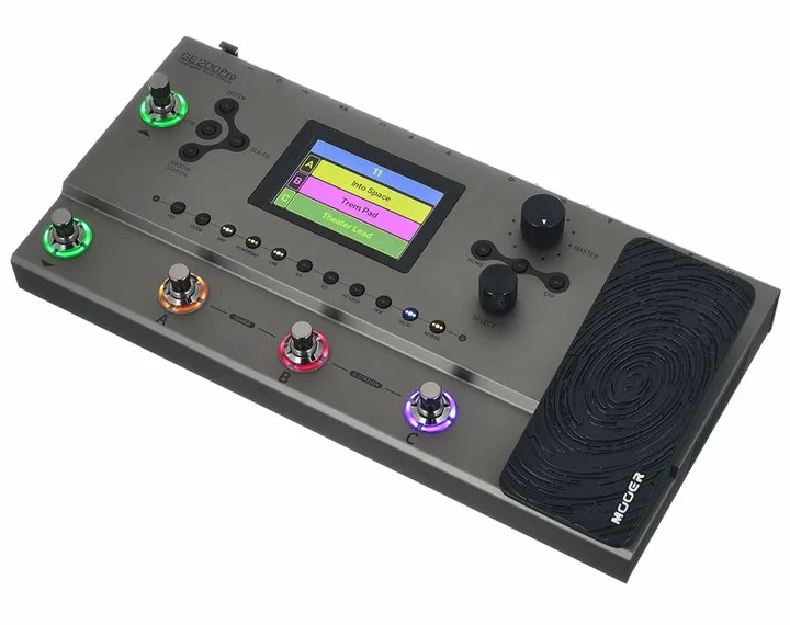 Mooer GE200 PRO, connettori sul retro dell'unita