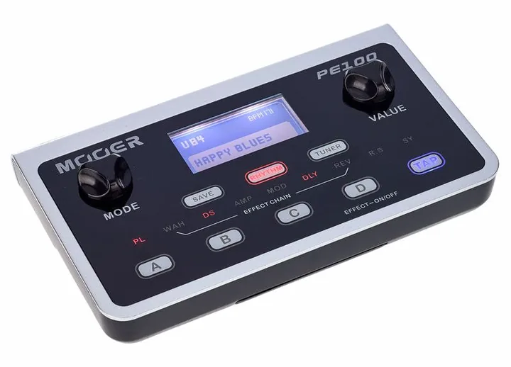 Mooer PE 100 Portable Guitar Effects, footswitch in primo piano