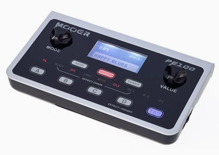 Mooer PE 100 Portable Guitar Effects fotografato frontalmente
