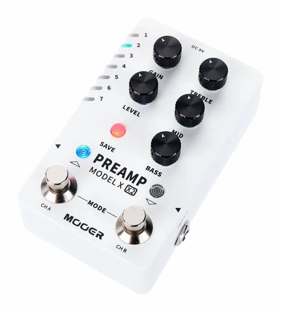 Mooer Preamp Model X2, led e interruttore a pedale