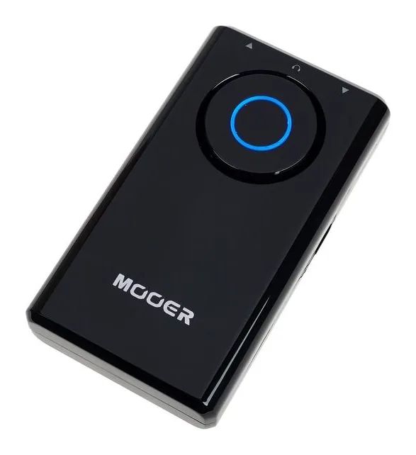 Mooer Prime P1 Multi-Effects Black inquadrato di fronte su sfondo neutro