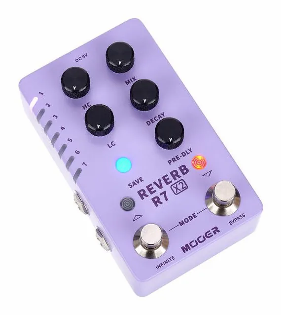 Mooer R7 X2 Reverb, led e interruttore a pedale