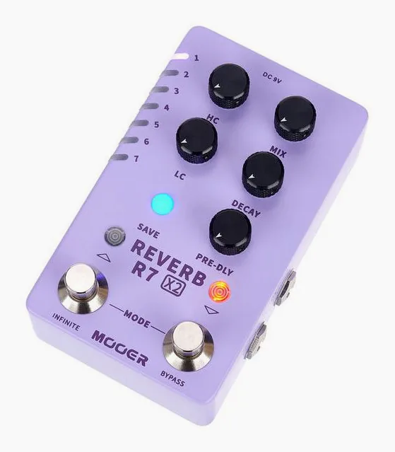 Mooer R7 X2 Reverb fotografato frontalmente