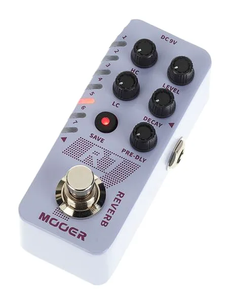 Mooer R7 Reverb fotografato frontalmente