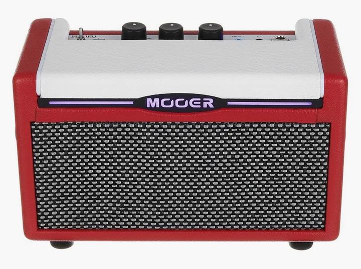 Mooer SD10i Modeling Guitar Combo R, logo e finiture del pannello frontale