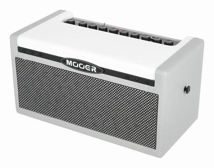 Mooer SD30i Modeling Guitar Combo, vista dall'alto della testata