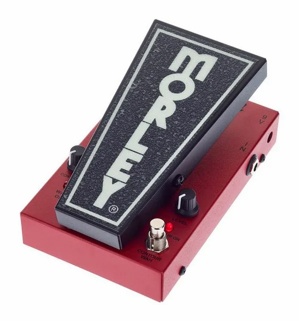 Morley 20/20 Bad Horsie Wah inquadrato di fronte su sfondo neutro