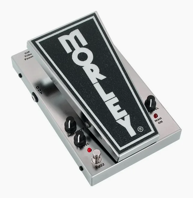 Morley Cliff Burton Power Fuzz Wah, footswitch in primo piano