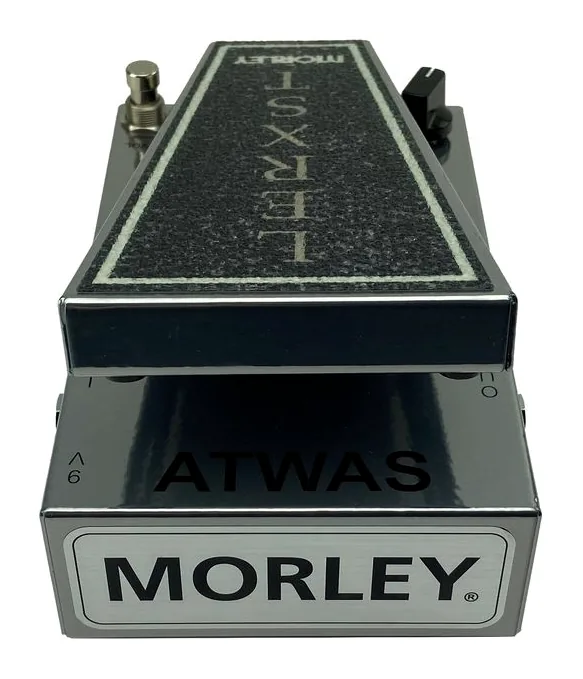 Morley Lerxst ATWAS Wah Volume, footswitch in primo piano