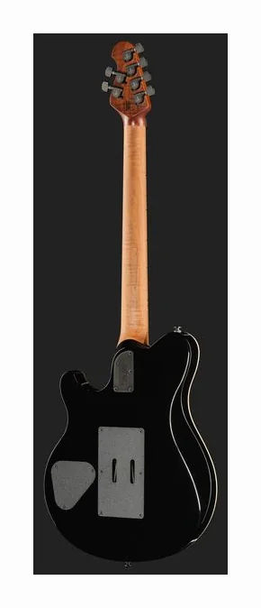 Music Man Axis Macha Flame, corpo e verniciatura in primo piano