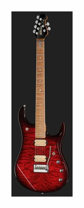 Music Man JP15 Baritone BFR Cherry CS, corpo e verniciatura in primo piano