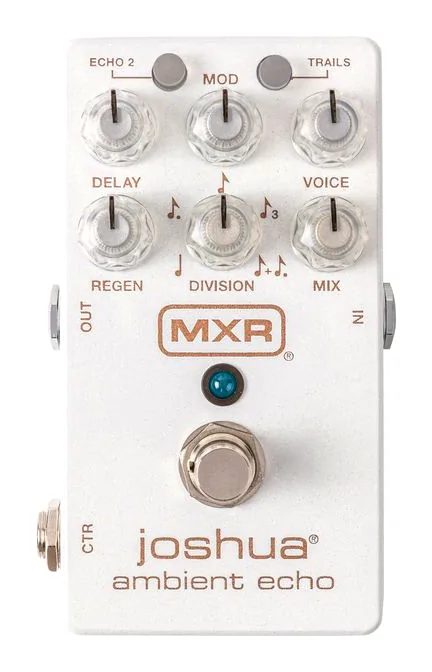 MXR Joshua Ambient Echo inquadrato di fronte su sfondo neutro