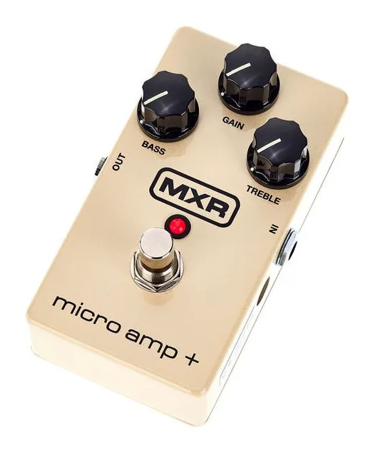 MXR M 233 Micro Amp Plus inquadrato di fronte su sfondo neutro