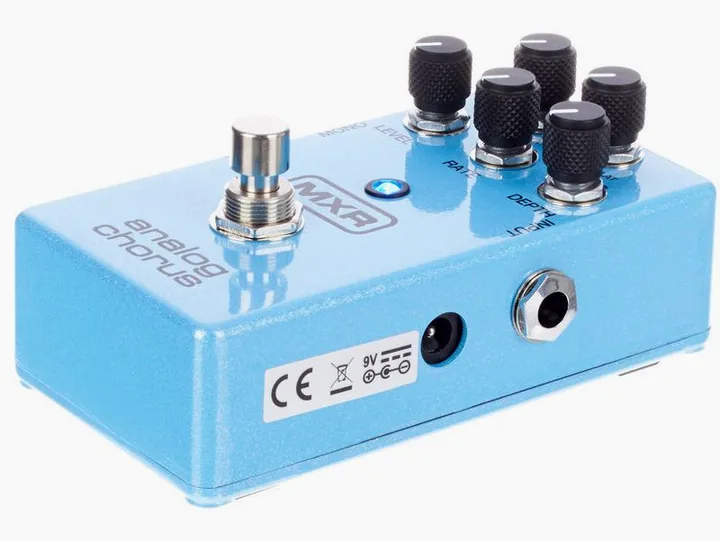 MXR M 234 Analog Chorus, led e interruttore a pedale
