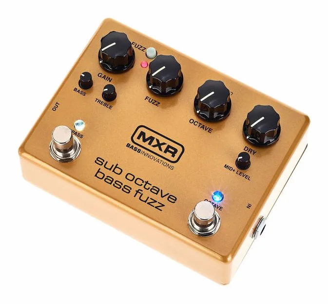 MXR M 287 Sub Octave Bass Fuzz inquadrato di fronte su sfondo neutro