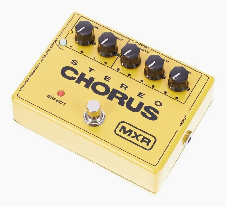 MXR M134 Stereo Chorus in primo piano frontale