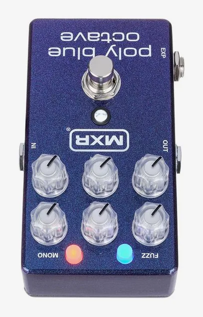 MXR M306 Poly Blue Octave, footswitch in primo piano