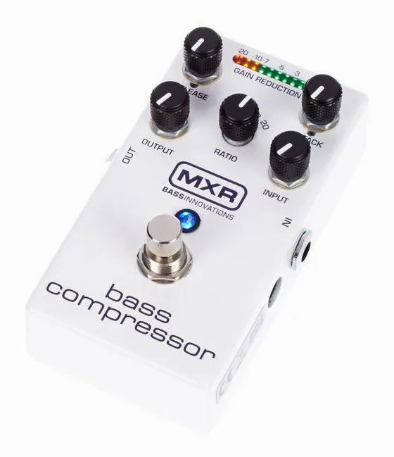 MXR M87 Bass Compressor fotografato frontalmente