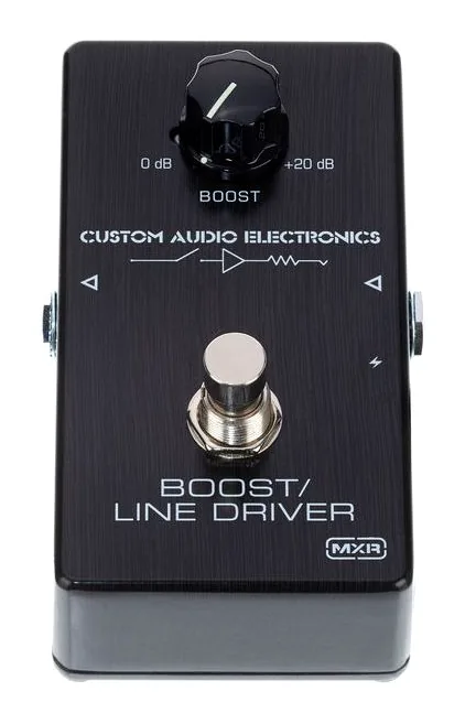 MXR MC-401, footswitch in primo piano