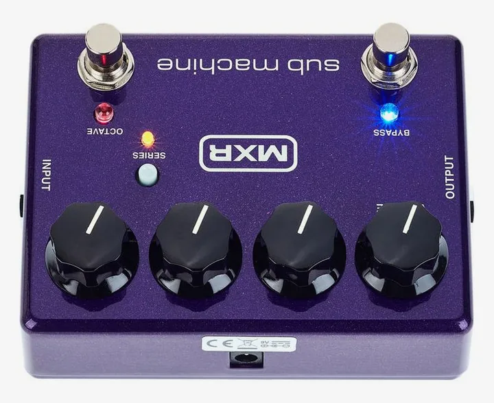 MXR Sub Machine Octave Fuzz, led e interruttore a pedale