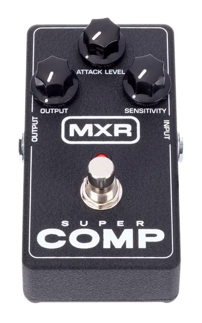 MXR Supercomp M132, footswitch in primo piano