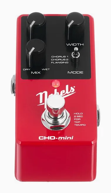 Nobels CHO-mini Chorus, footswitch in primo piano